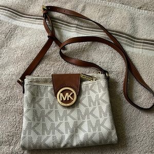 MK handbag like new used one time original brown,cream colors